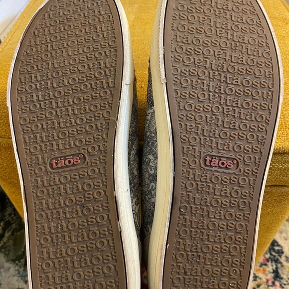 Taos Plim Soul Lux Women's Leather Sneakers in Gray Paisley - Picture 2 of 6